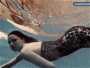showing bright bosoms underwater makes everyone mischievous