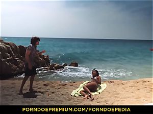 PORNDOE PEDIA beautiful black honey beach hookup tutorial